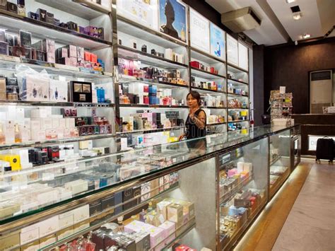 perfume sales rep